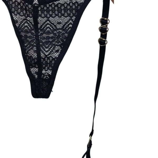 CONJUNTO DE LINGERIE EM RENDA COM CINTA LIGA E DETALHE DE CORAÇÃO ANITTA - Imagem 4