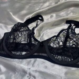 Lingerie Letícia Preto com Aro e Renda Floral
