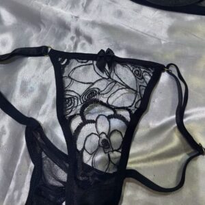 Lingerie Letícia Preto com Aro e Renda Floral