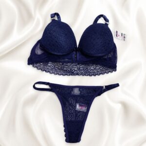 Conjunto de Renda Azul Marinho com Bojo